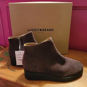 NEW Lucky Brand Waterproof Suede Boots Sz 6.5M